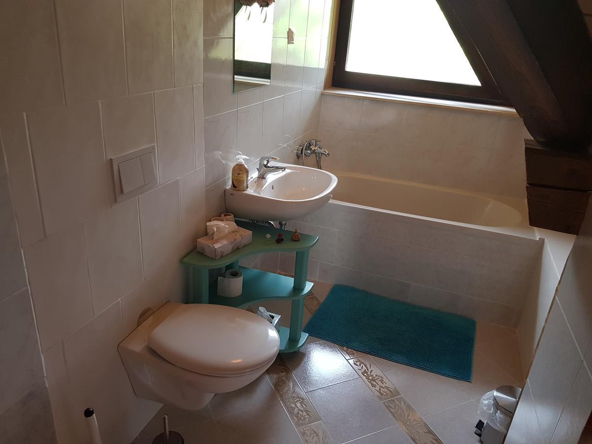 Pr'Simi Bed & Breakfast Golnik Ngoại thất bức ảnh