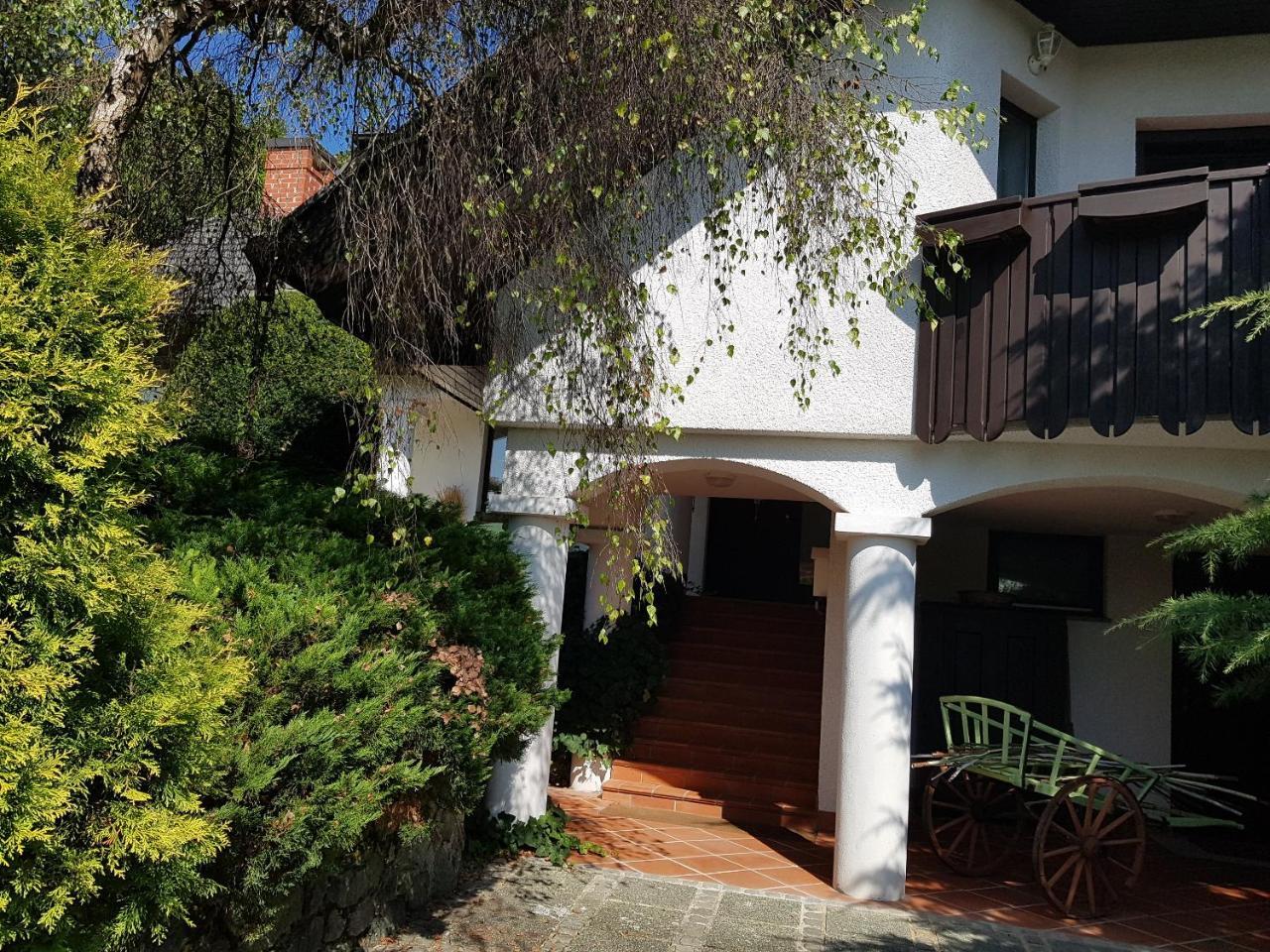 Pr'Simi Bed & Breakfast Golnik Ngoại thất bức ảnh
